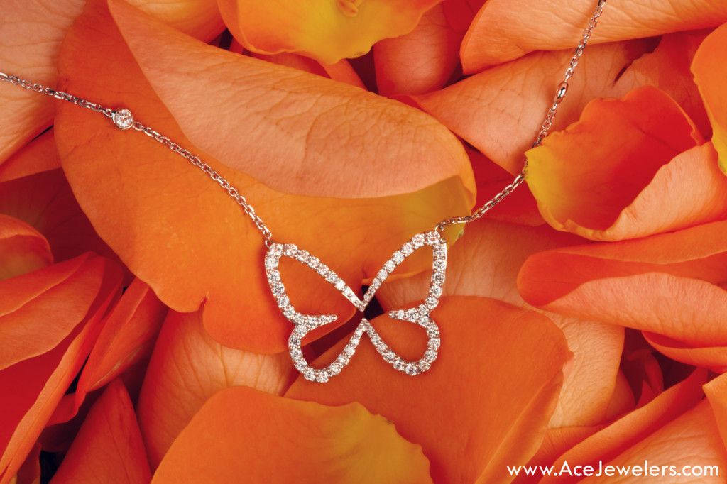 Messika Pendentif GM ajouré Butterfly 4145