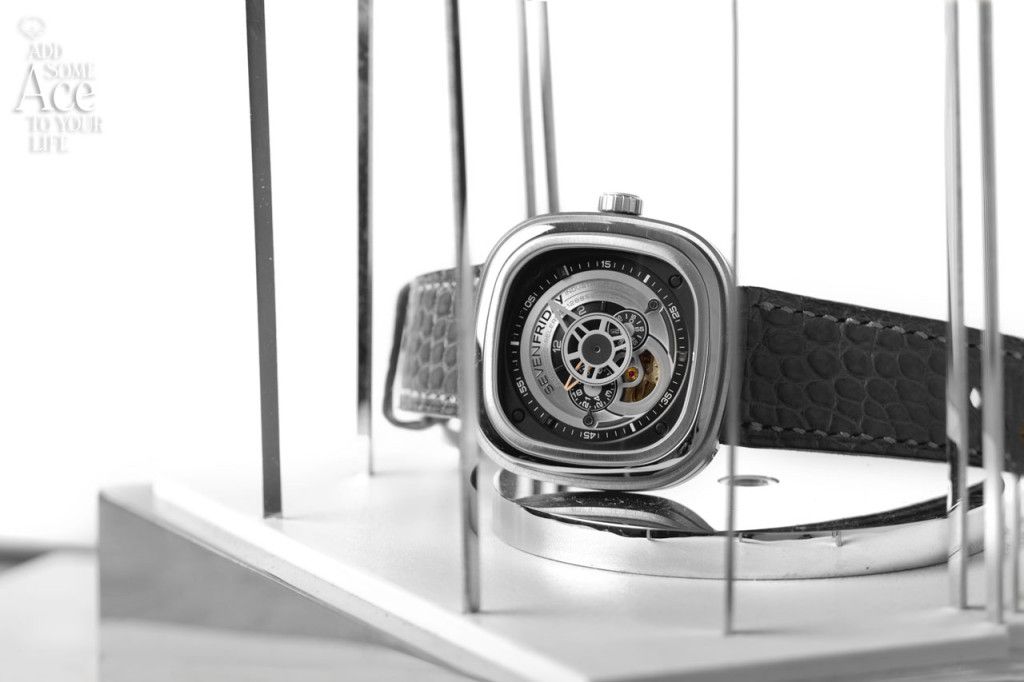 SevenFriday P1-1 on custom alligator strap