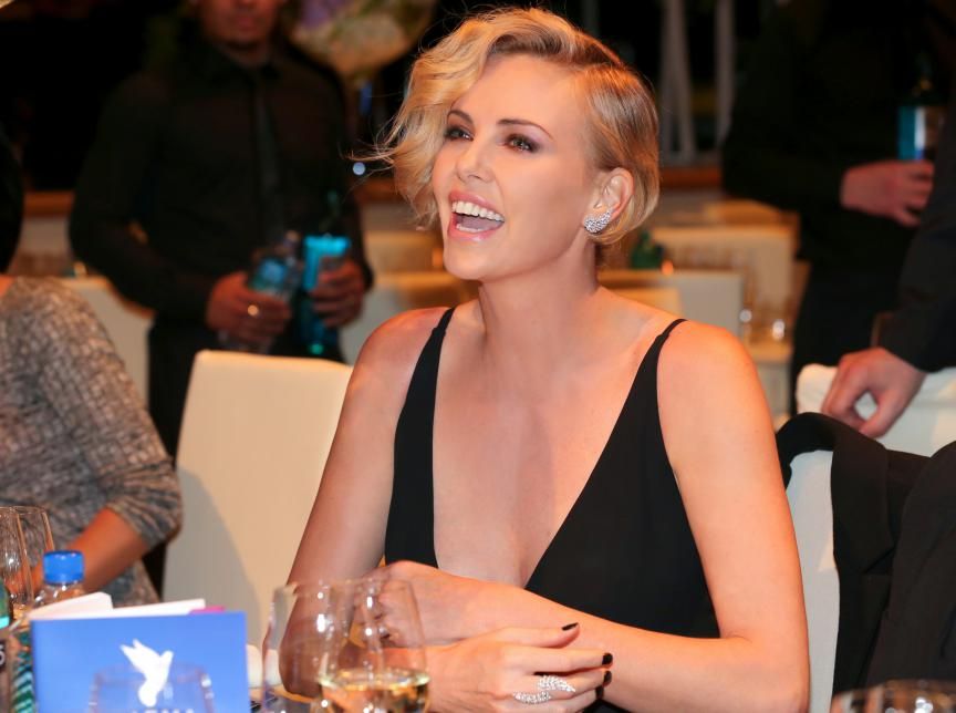 charlize_theron_in_messika_at_cinema_for_peace_gala_feb_2016_2